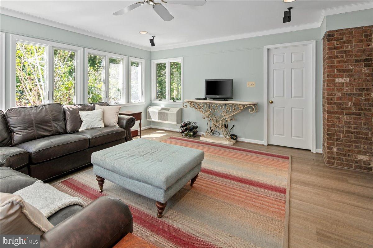 12421 HENDERSON ROAD