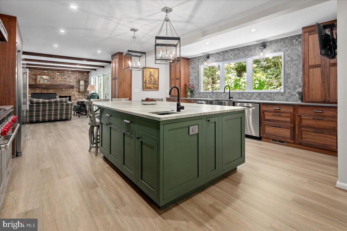 12421 HENDERSON ROAD