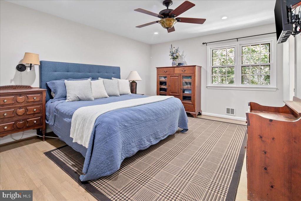 12421 HENDERSON ROAD