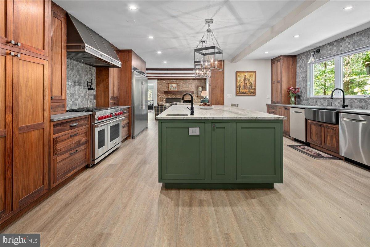 12421 HENDERSON ROAD