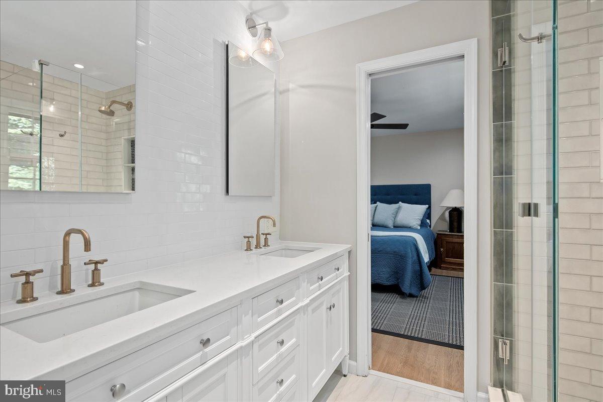 12421 HENDERSON ROAD