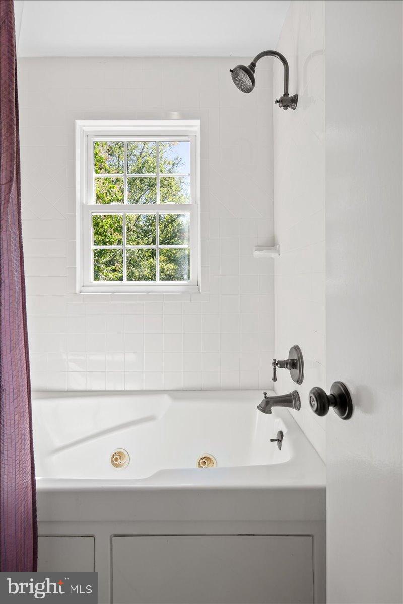 12421 HENDERSON ROAD