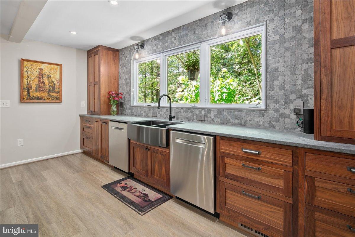 12421 HENDERSON ROAD