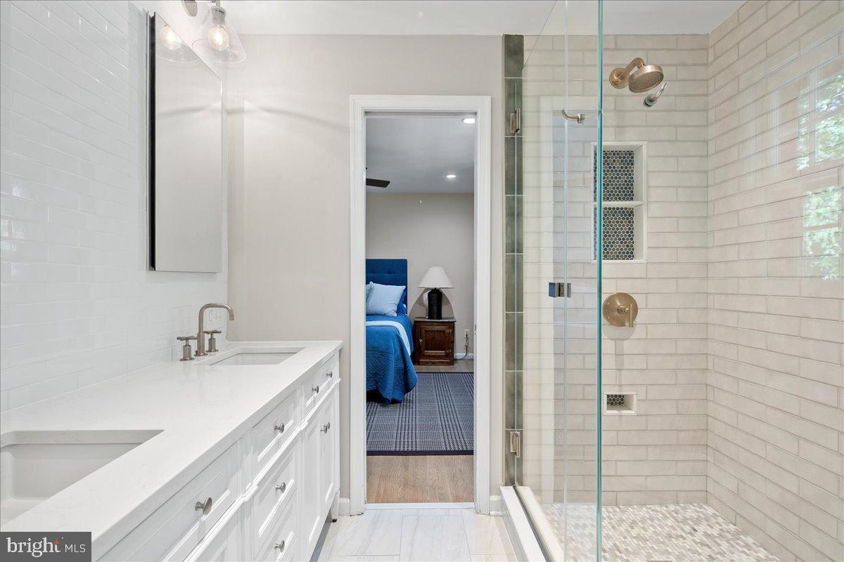 12421 HENDERSON ROAD