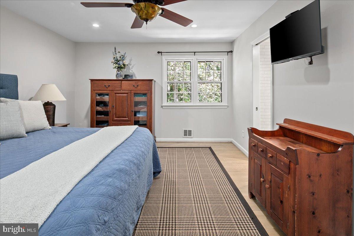 12421 HENDERSON ROAD