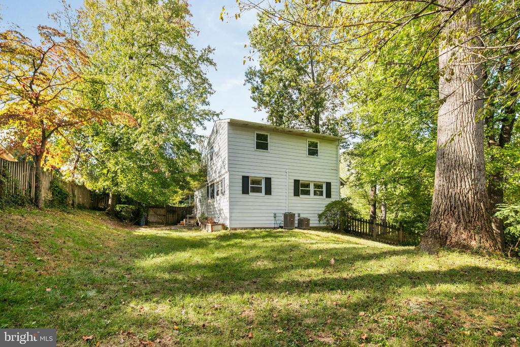 6381 LAKEWOOD DRIVE