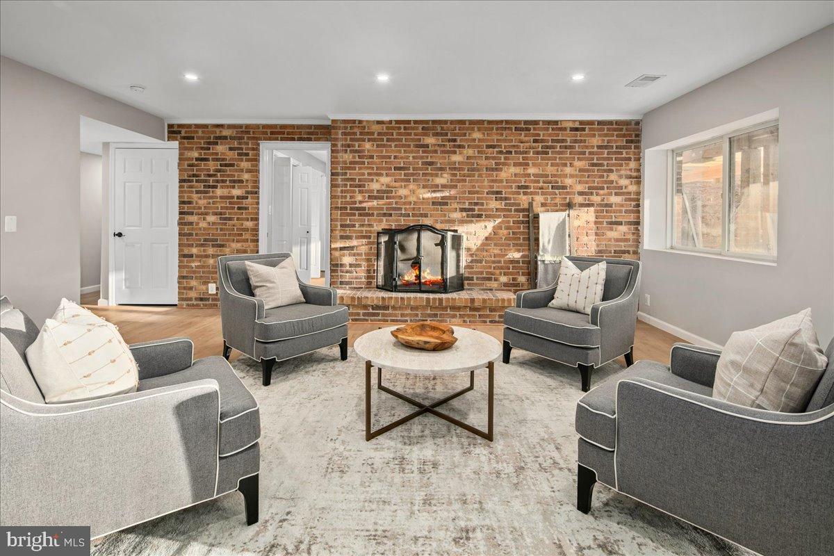 353 GALLOP WOOD PLACE