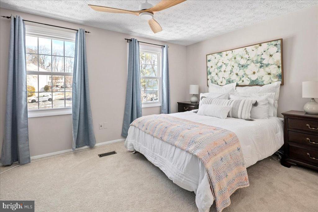 1642 HARVEST GREEN COURT
