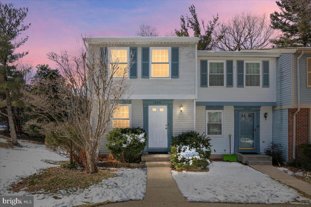 1642 HARVEST GREEN COURT