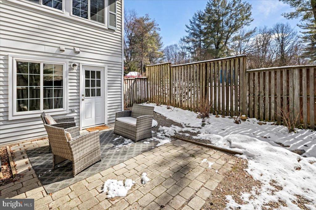 1642 HARVEST GREEN COURT