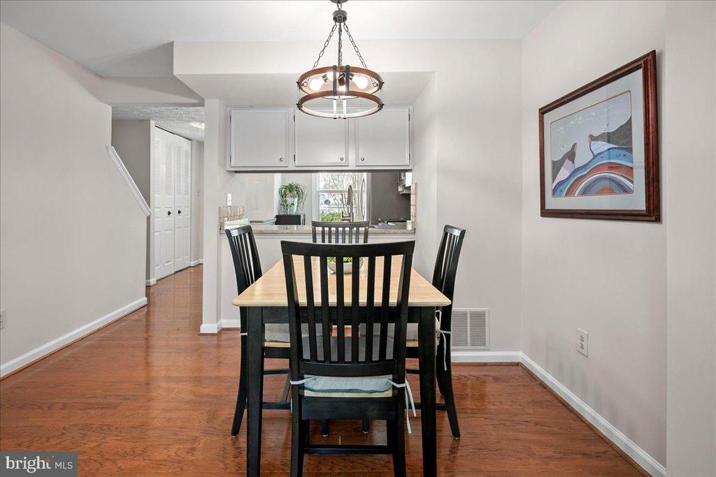 1642 HARVEST GREEN COURT