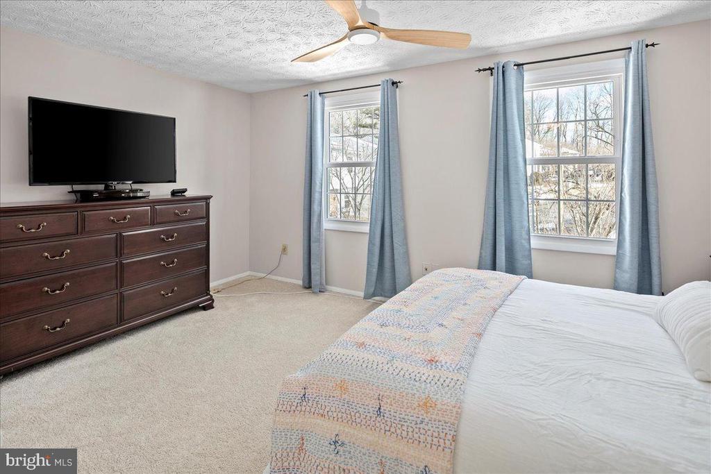 1642 HARVEST GREEN COURT