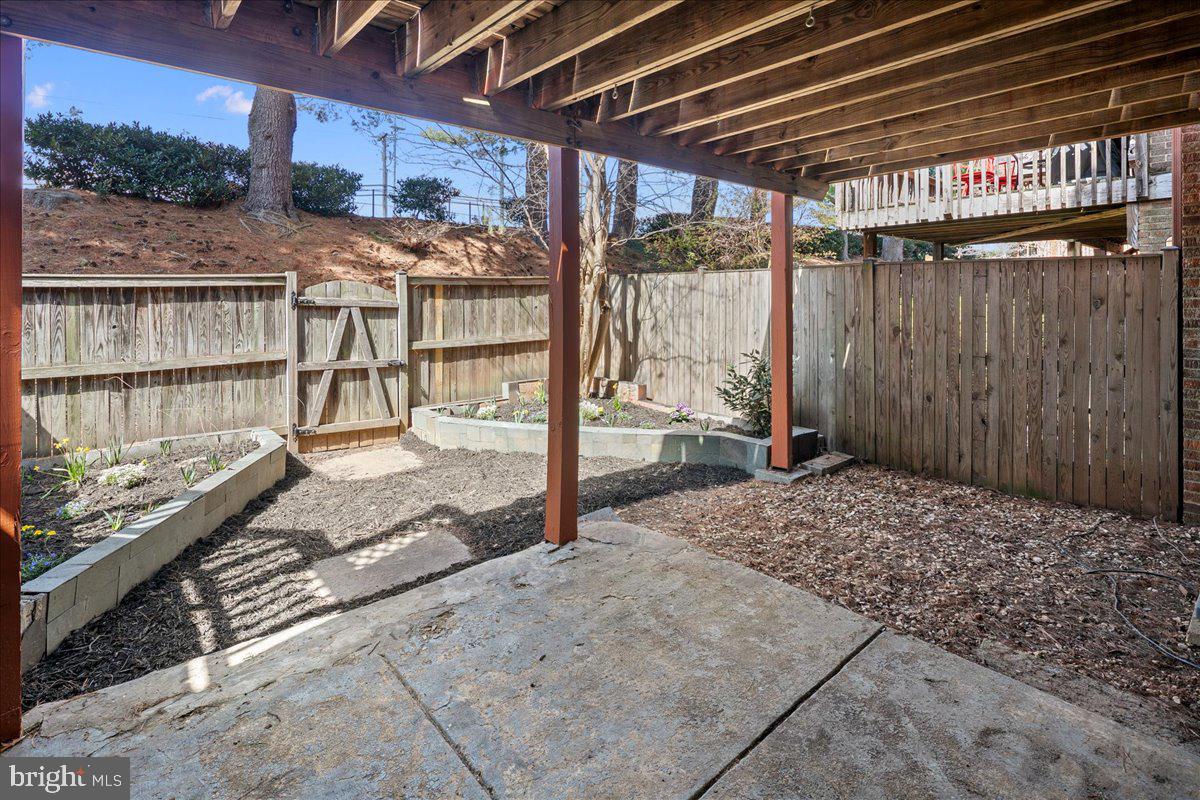 2872 SUTTON OAKS LANE