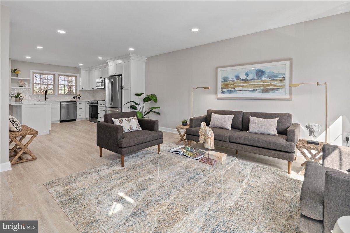 2872 SUTTON OAKS LANE