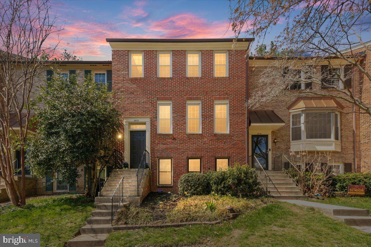 2872 SUTTON OAKS LANE