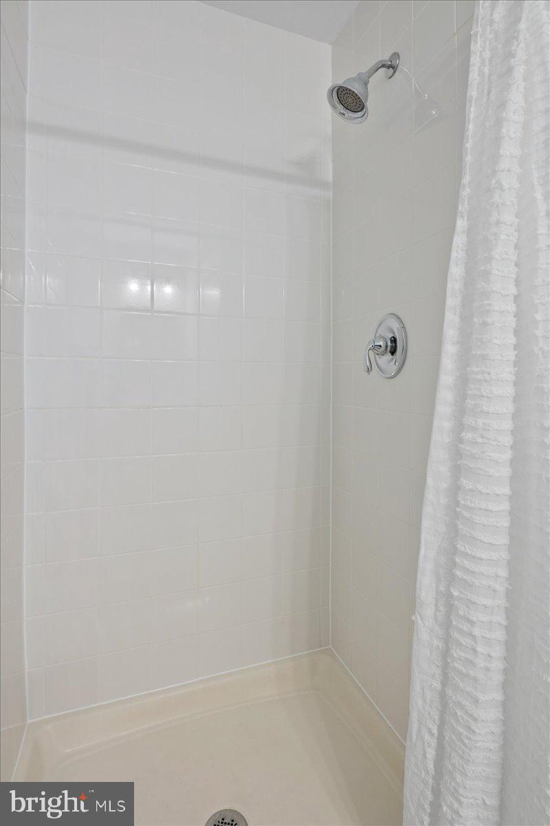 2872 SUTTON OAKS LANE