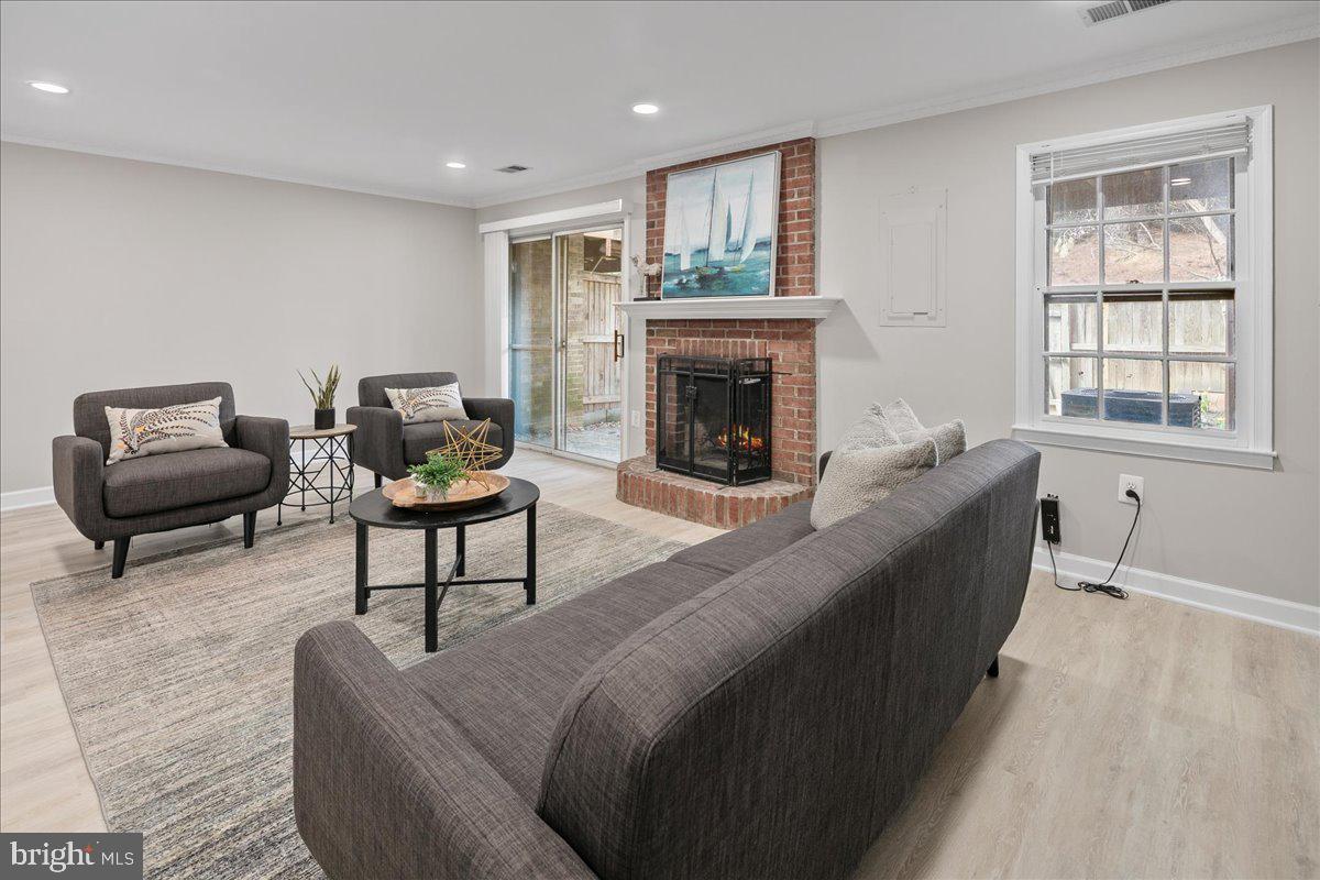 2872 SUTTON OAKS LANE