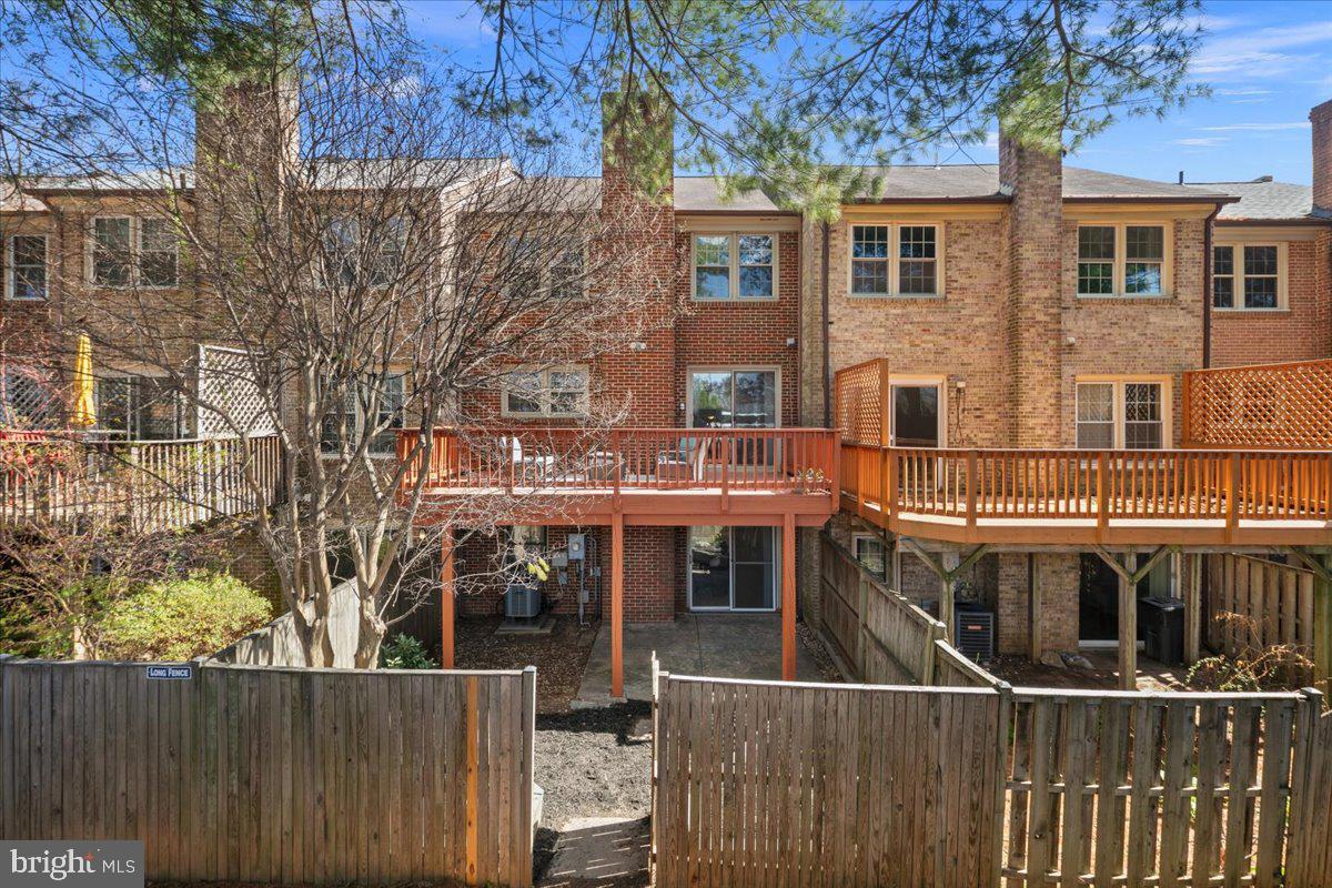 2872 SUTTON OAKS LANE