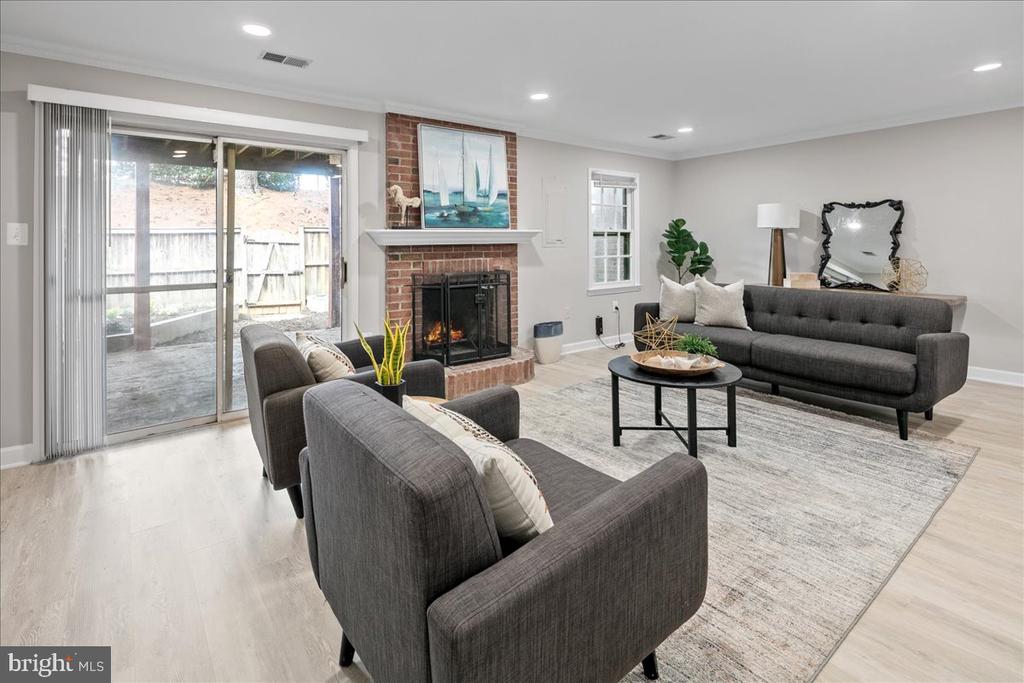 2872 SUTTON OAKS LANE