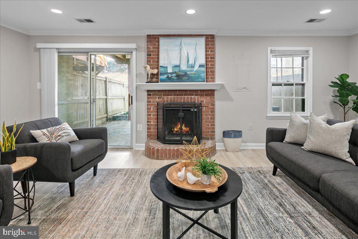 2872 SUTTON OAKS LANE