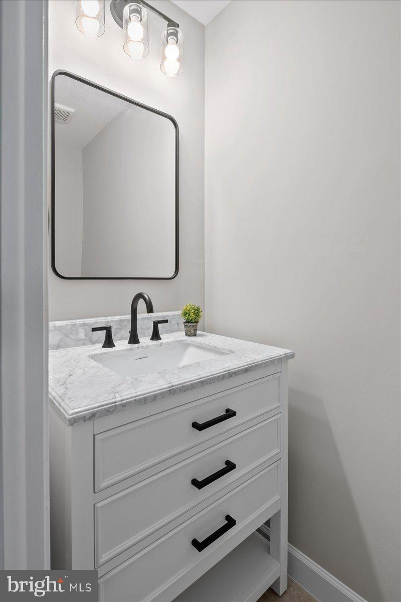 2872 SUTTON OAKS LANE