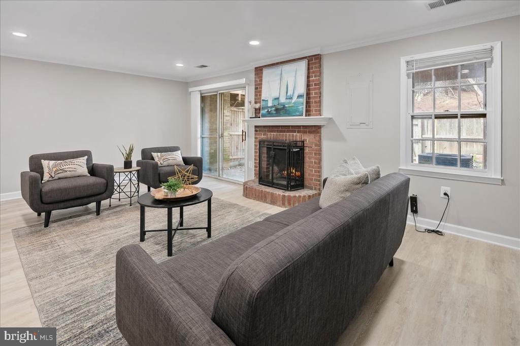2872 SUTTON OAKS LANE