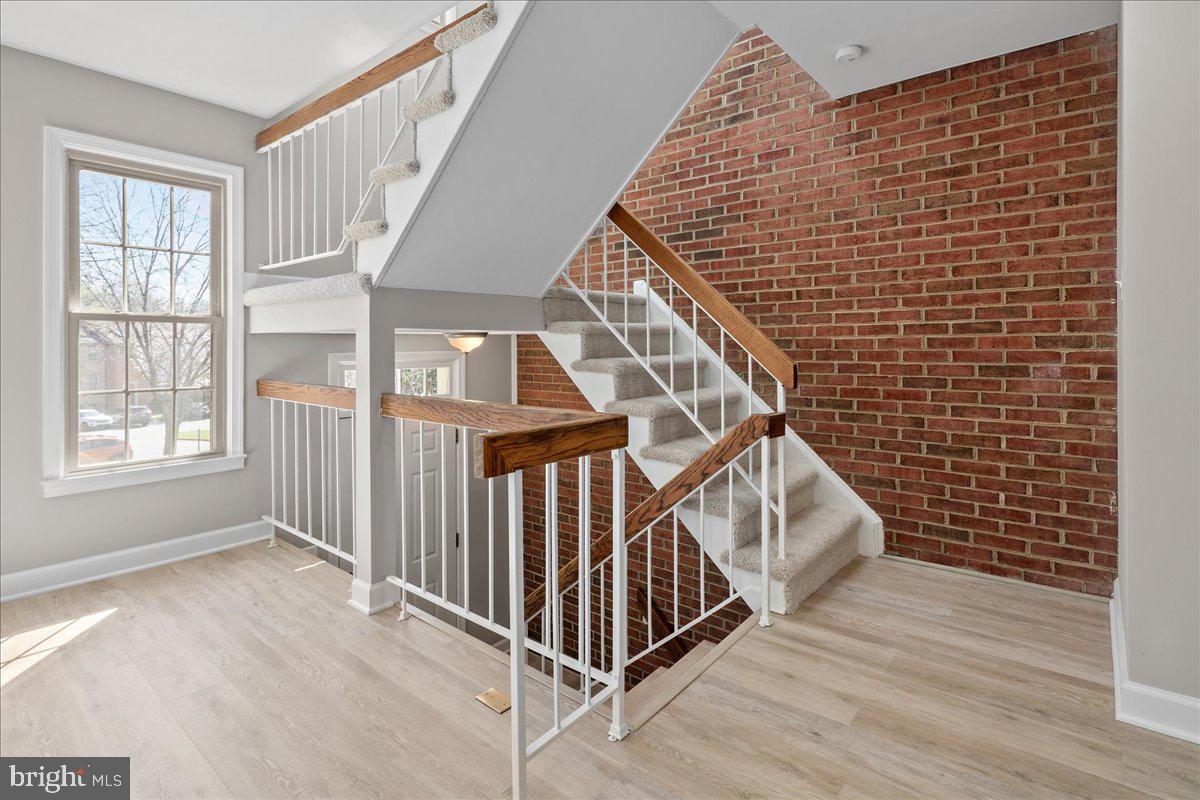 2872 SUTTON OAKS LANE