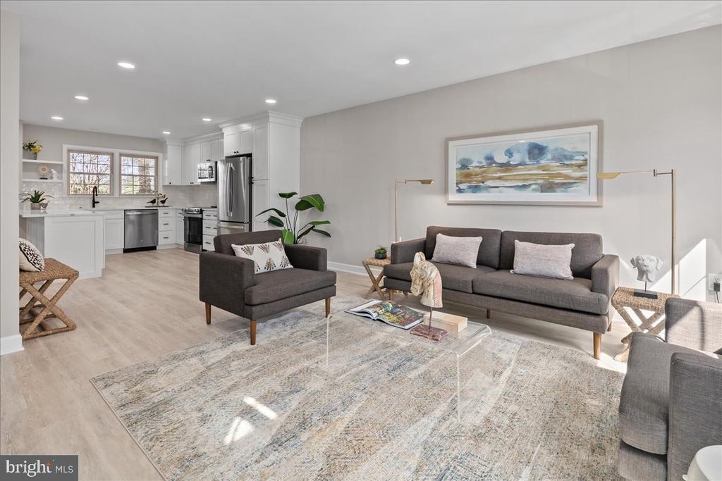 2872 SUTTON OAKS LANE