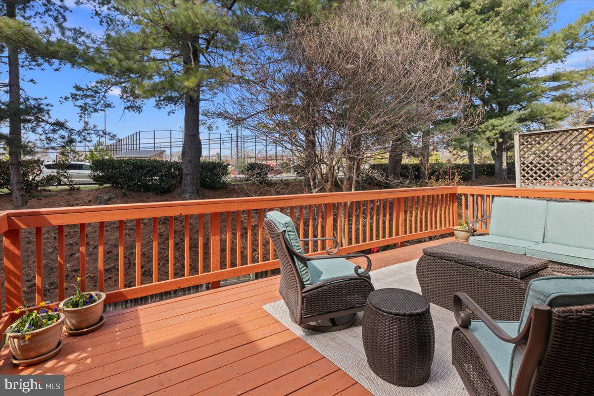 2872 SUTTON OAKS LANE