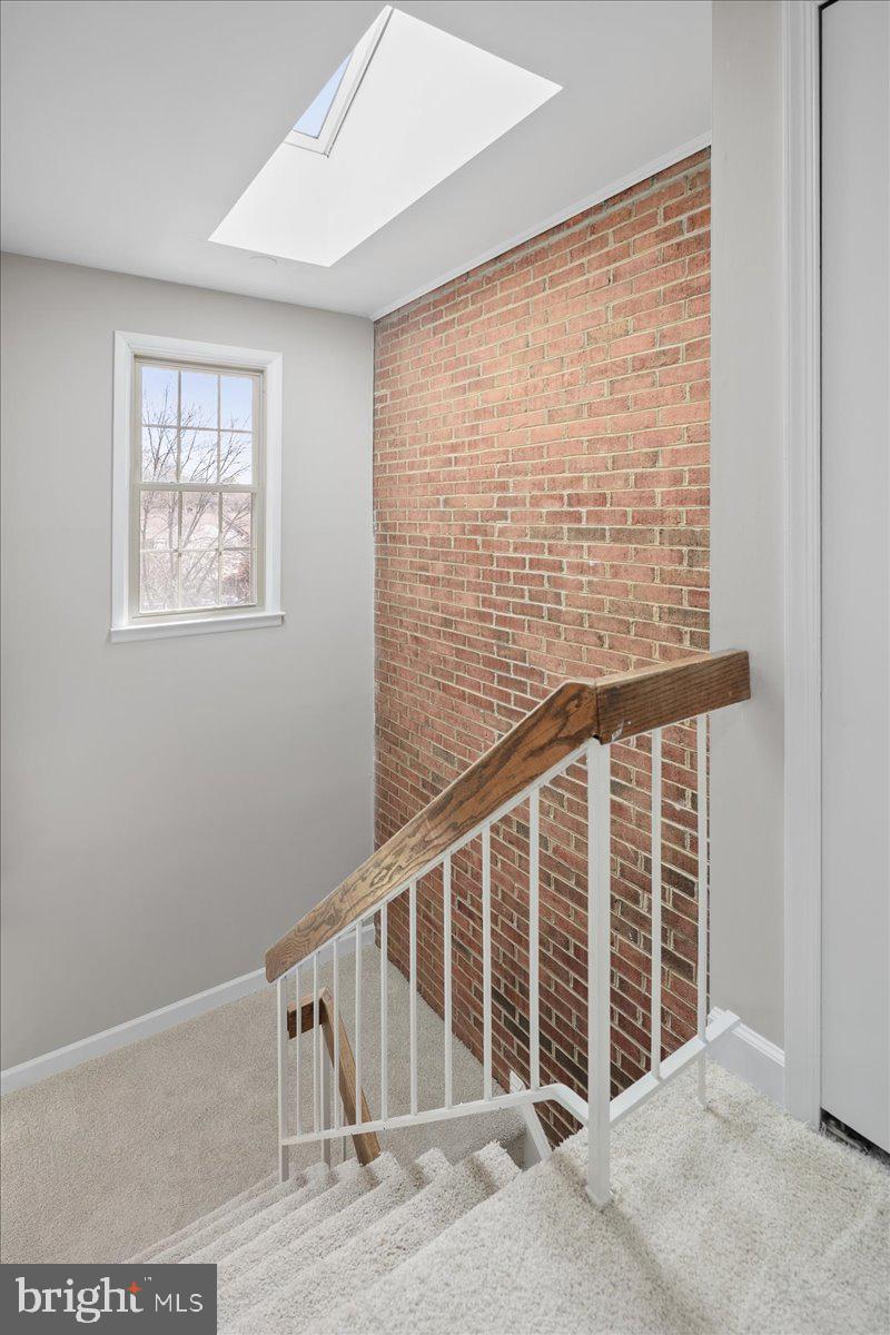 2872 SUTTON OAKS LANE