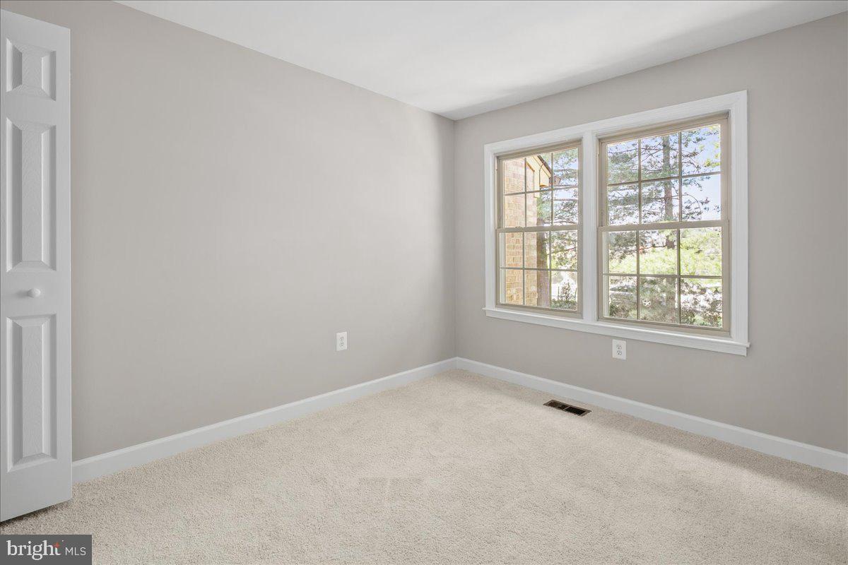 2872 SUTTON OAKS LANE