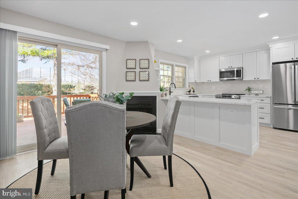 2872 SUTTON OAKS LANE