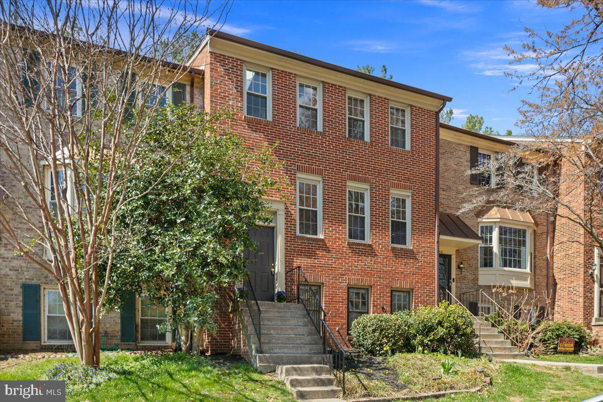 2872 SUTTON OAKS LANE