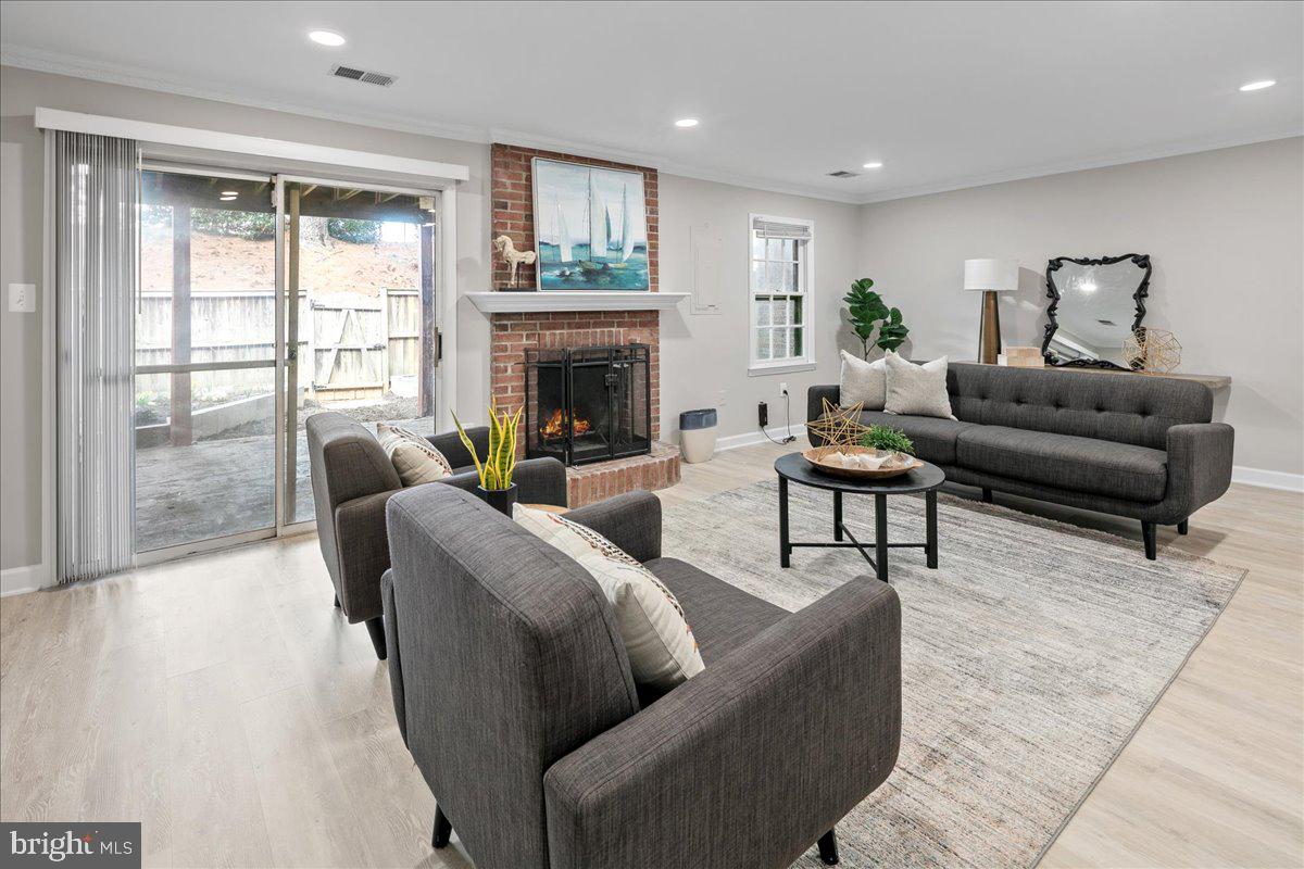 2872 SUTTON OAKS LANE