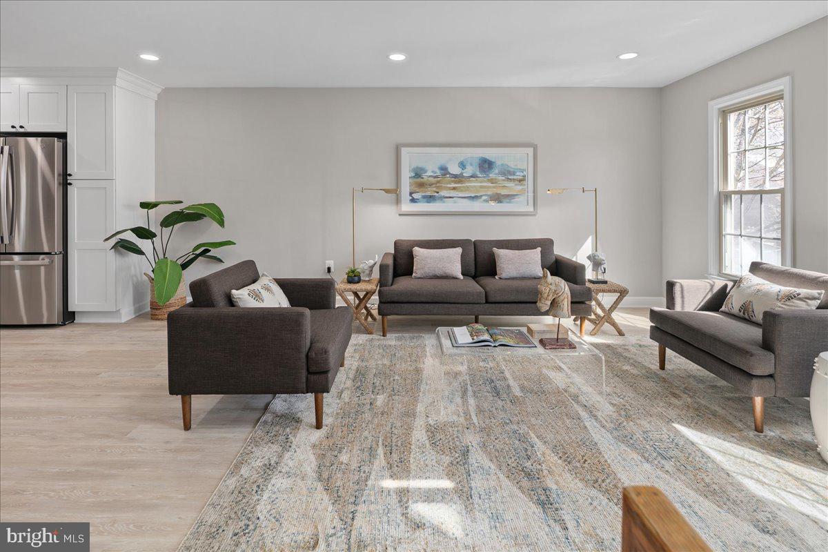 2872 SUTTON OAKS LANE