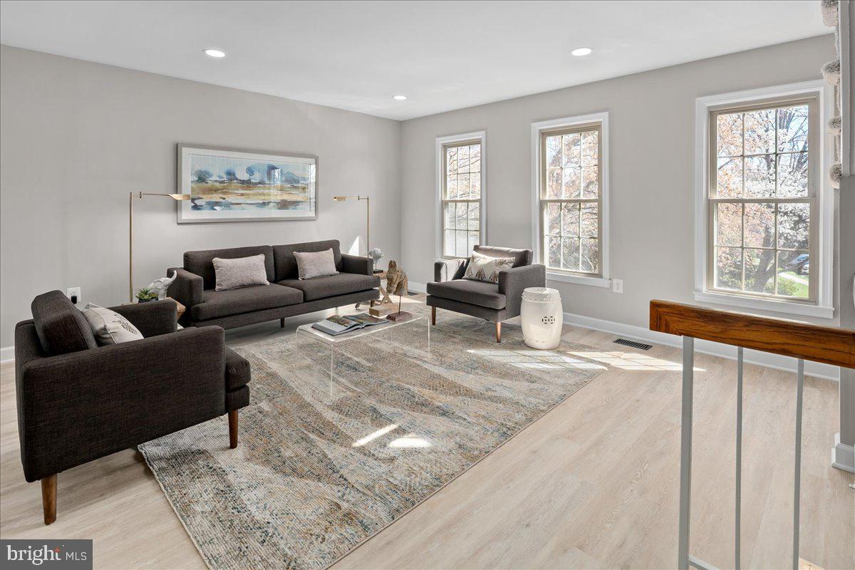 2872 SUTTON OAKS LANE