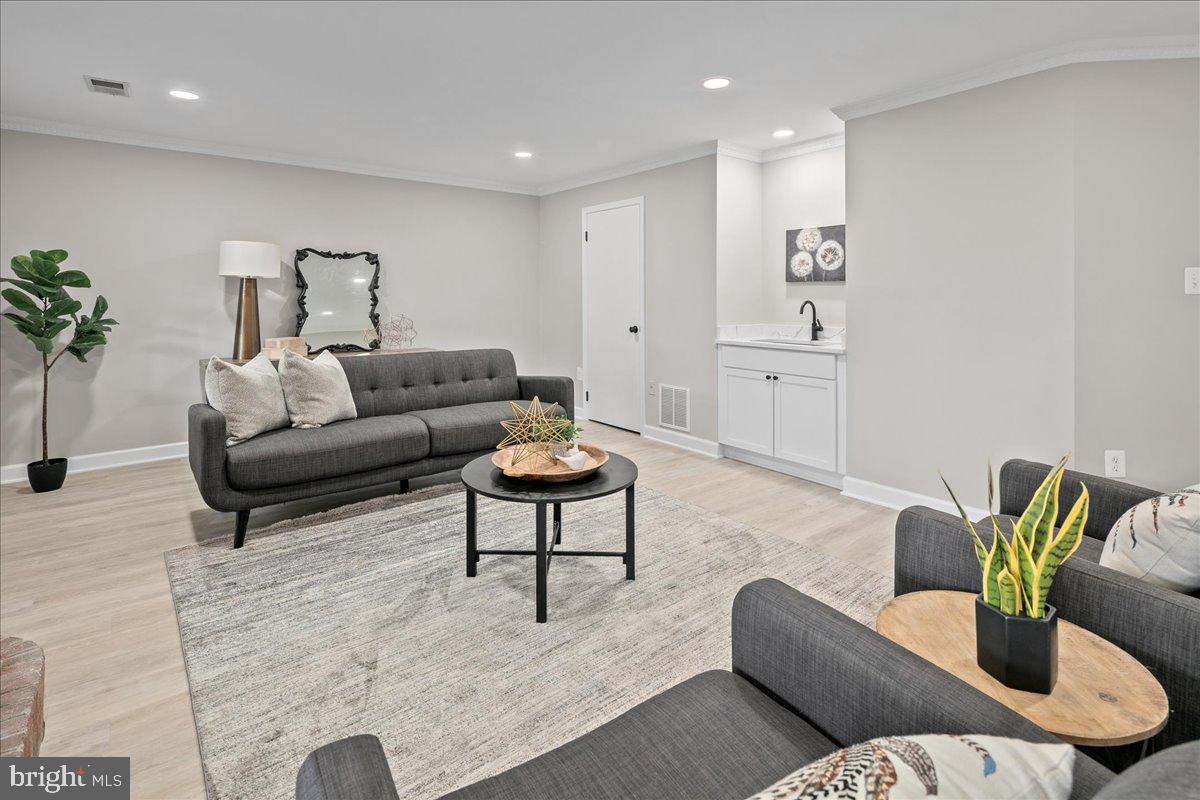 2872 SUTTON OAKS LANE