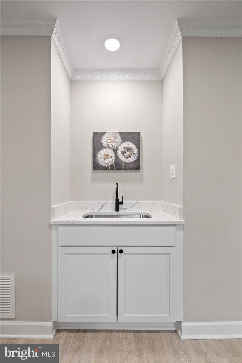 2872 SUTTON OAKS LANE