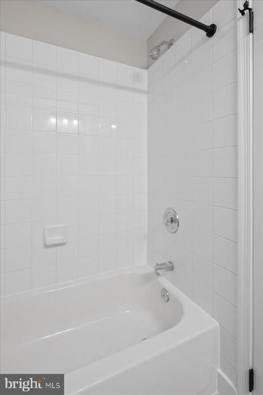 2872 SUTTON OAKS LANE