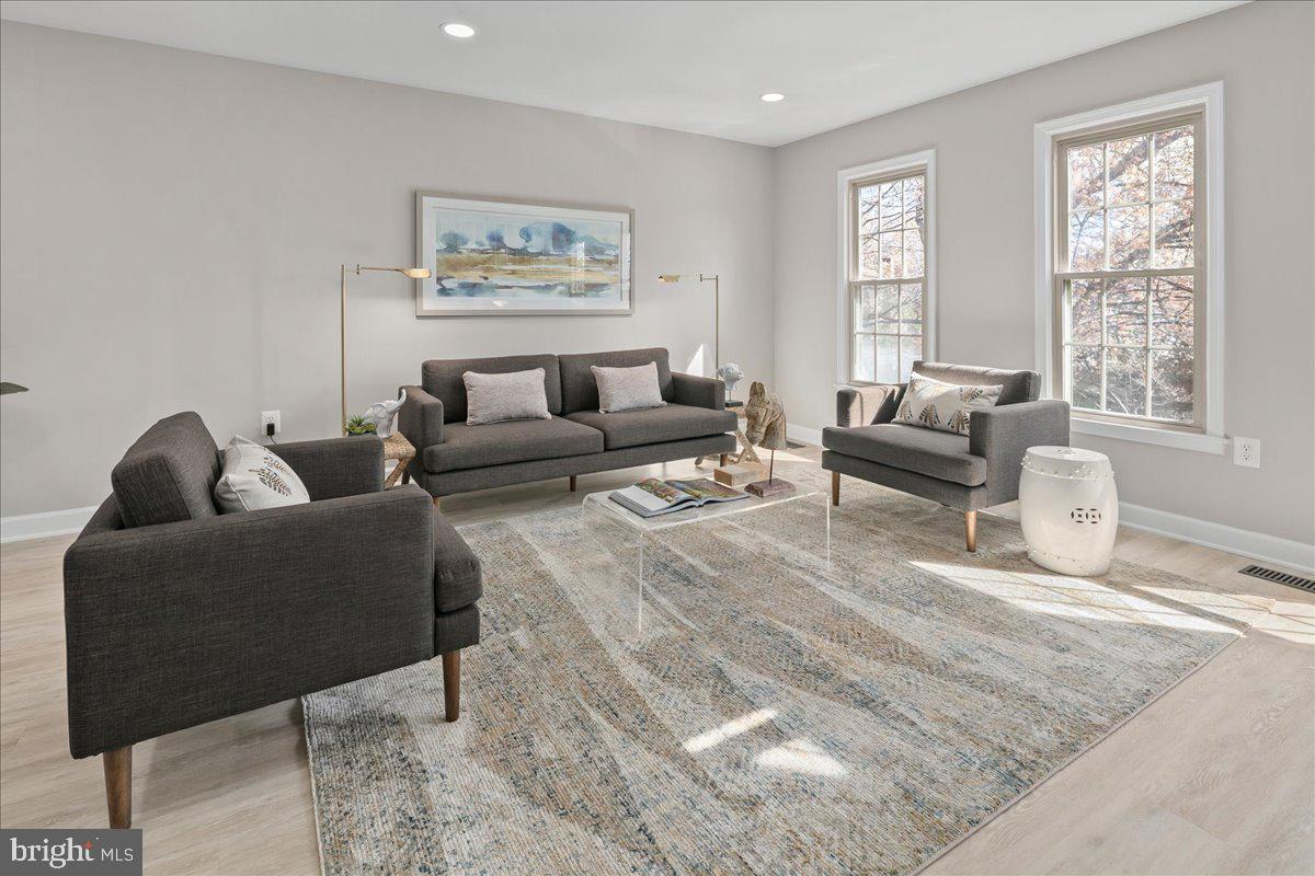 2872 SUTTON OAKS LANE