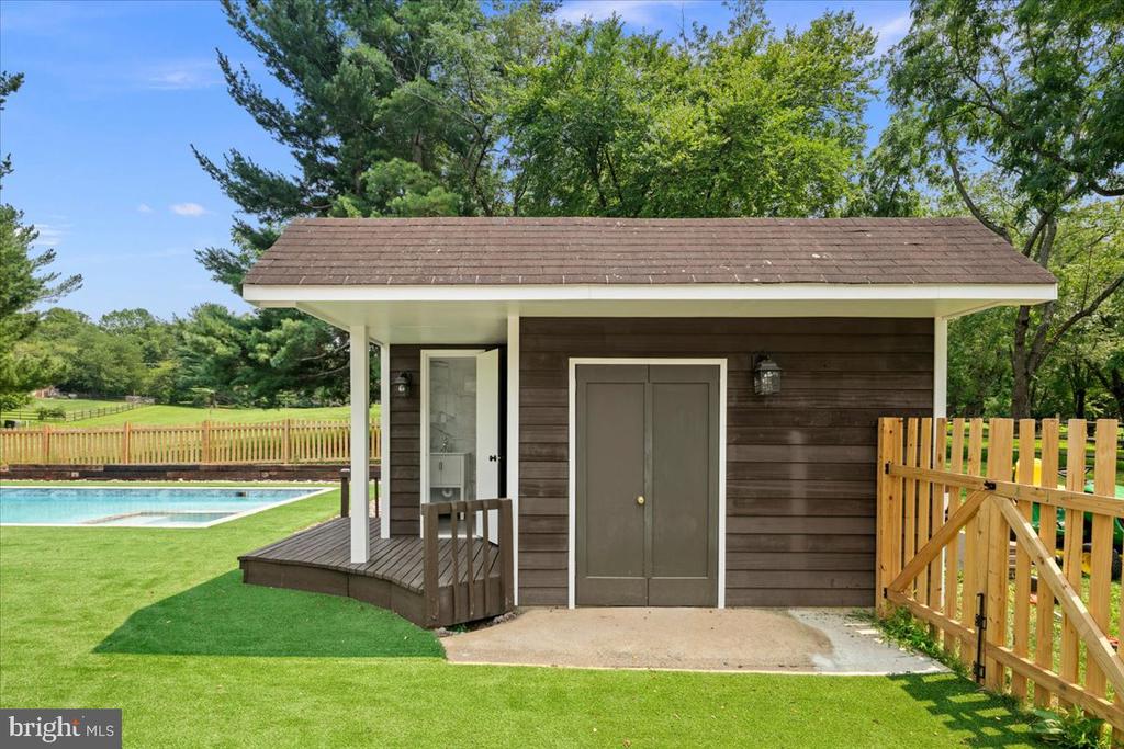 353 GALLOP WOOD PLACE
