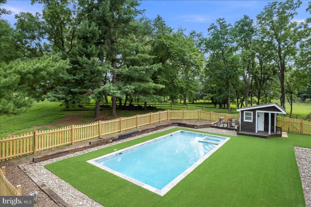 353 GALLOP WOOD PLACE