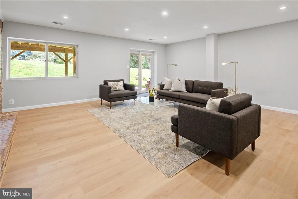 353 GALLOP WOOD PLACE