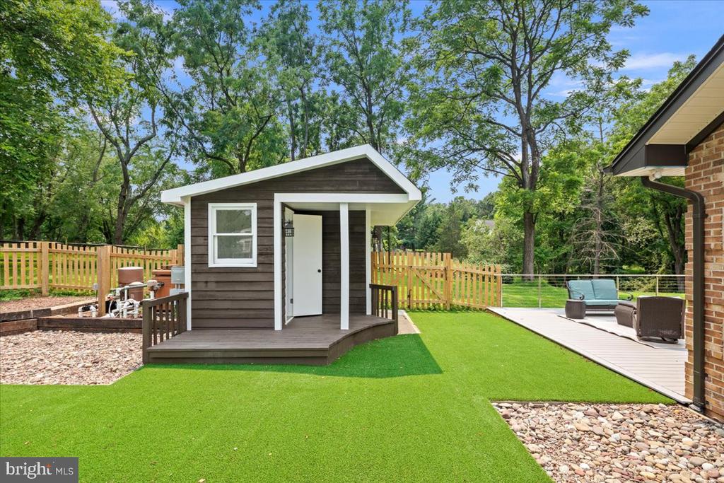 353 GALLOP WOOD PLACE