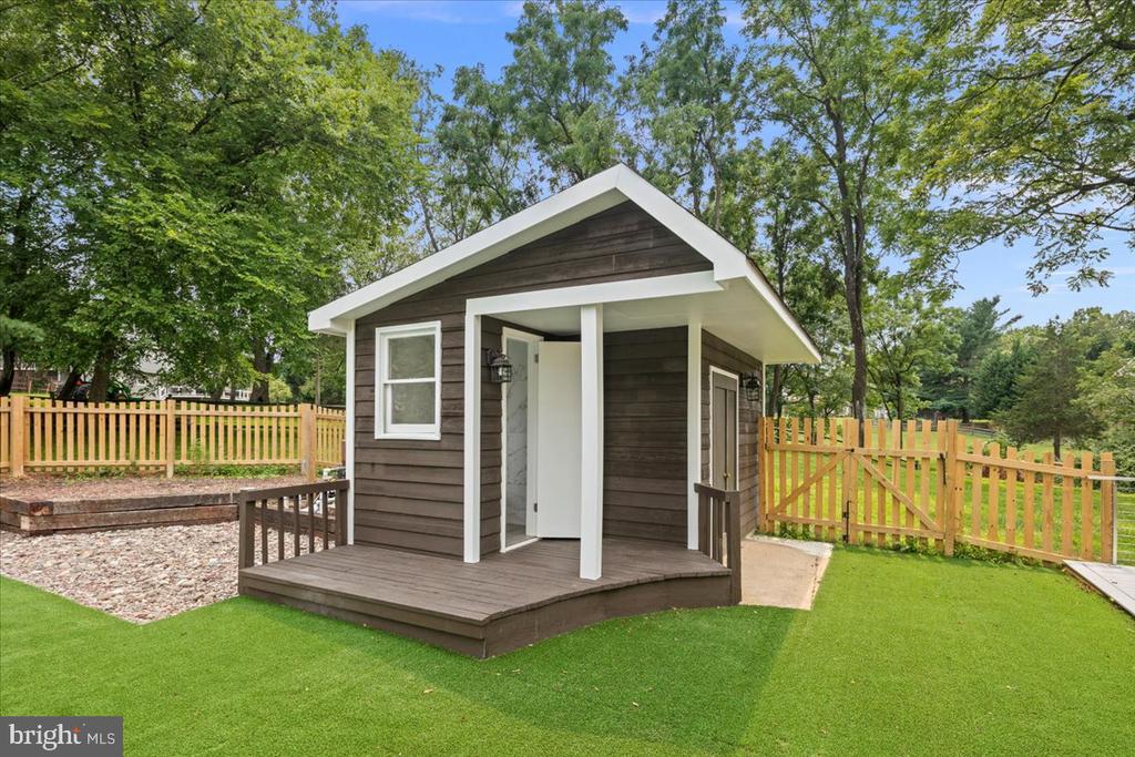 353 GALLOP WOOD PLACE