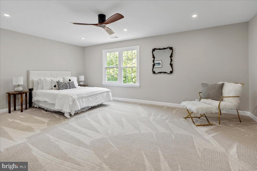 353 GALLOP WOOD PLACE