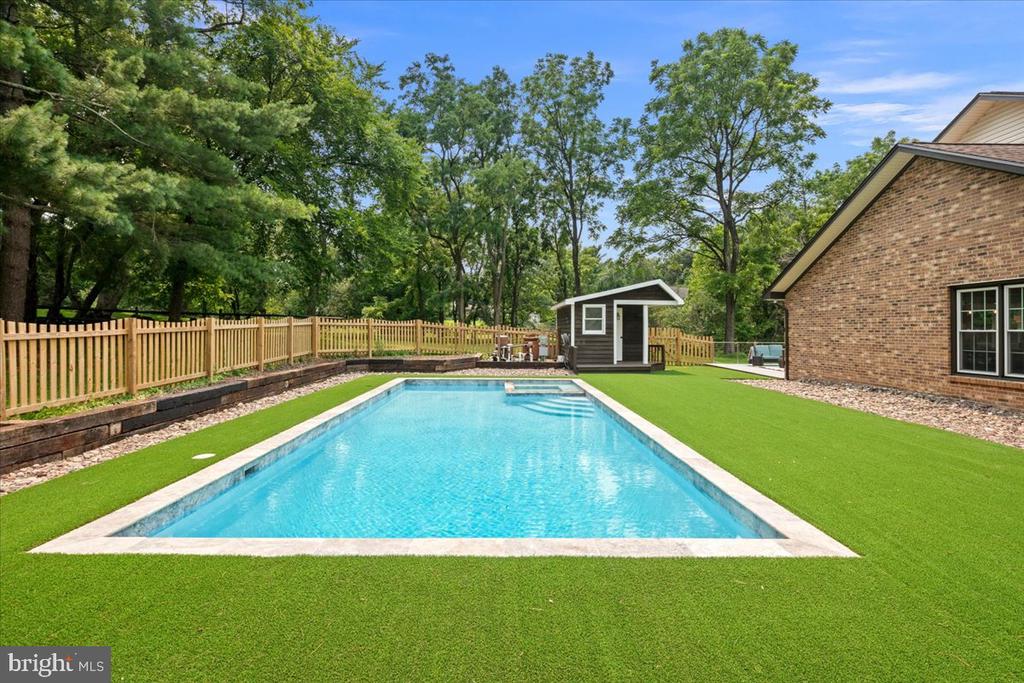 353 GALLOP WOOD PLACE