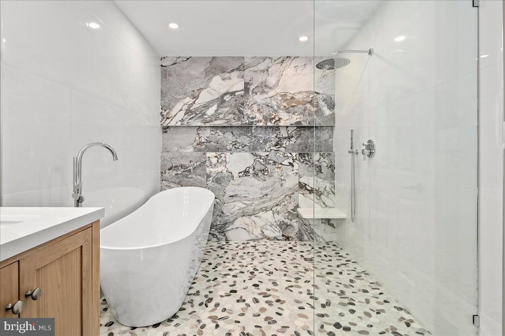 353 GALLOP WOOD PLACE