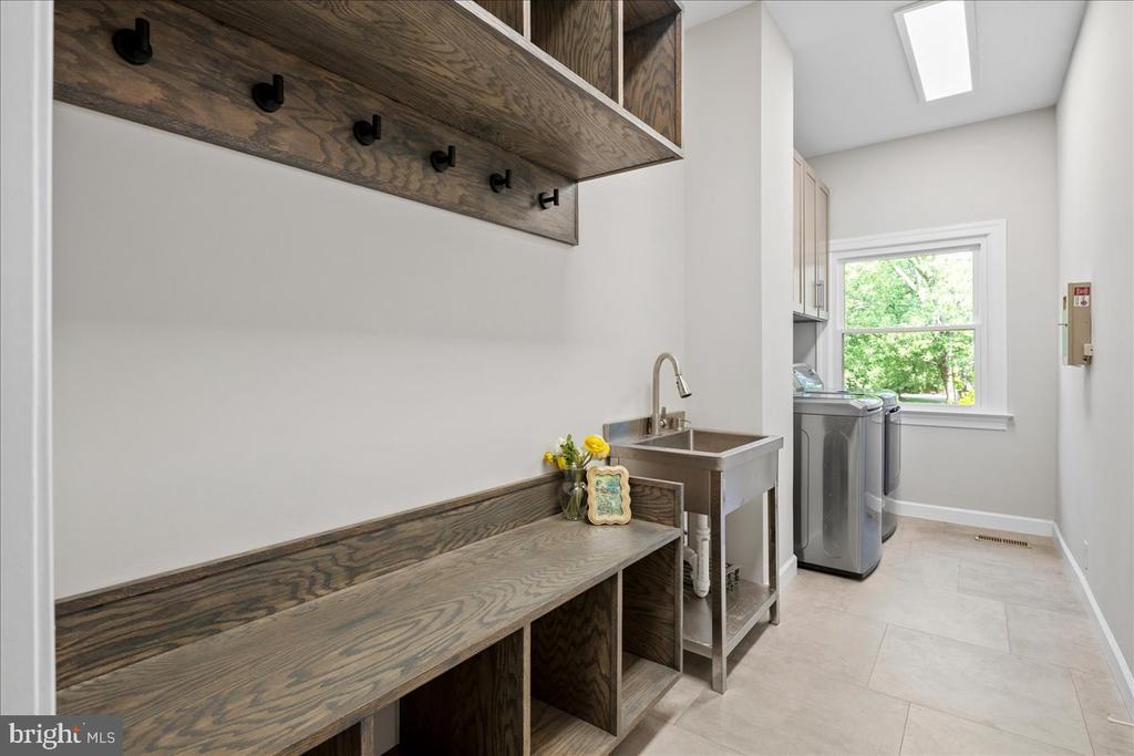 353 GALLOP WOOD PLACE
