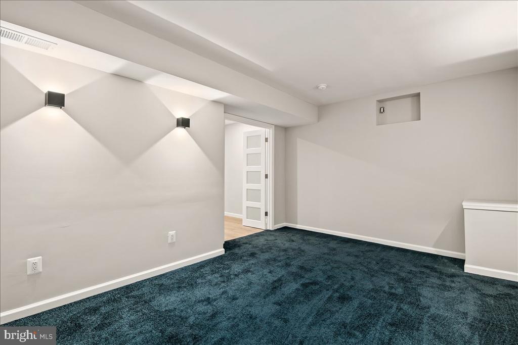 353 GALLOP WOOD PLACE